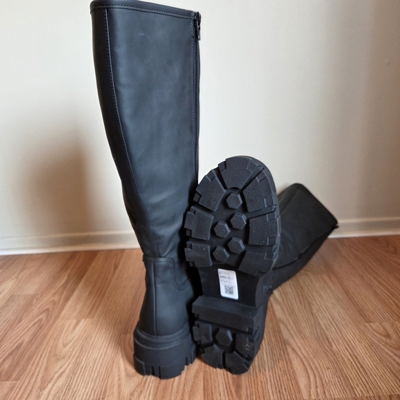 ASOS DESIGN Wide Curve Fit Carla Chunky Knee Waterproof Boots in Black Size 10W - Picture 13 of 16